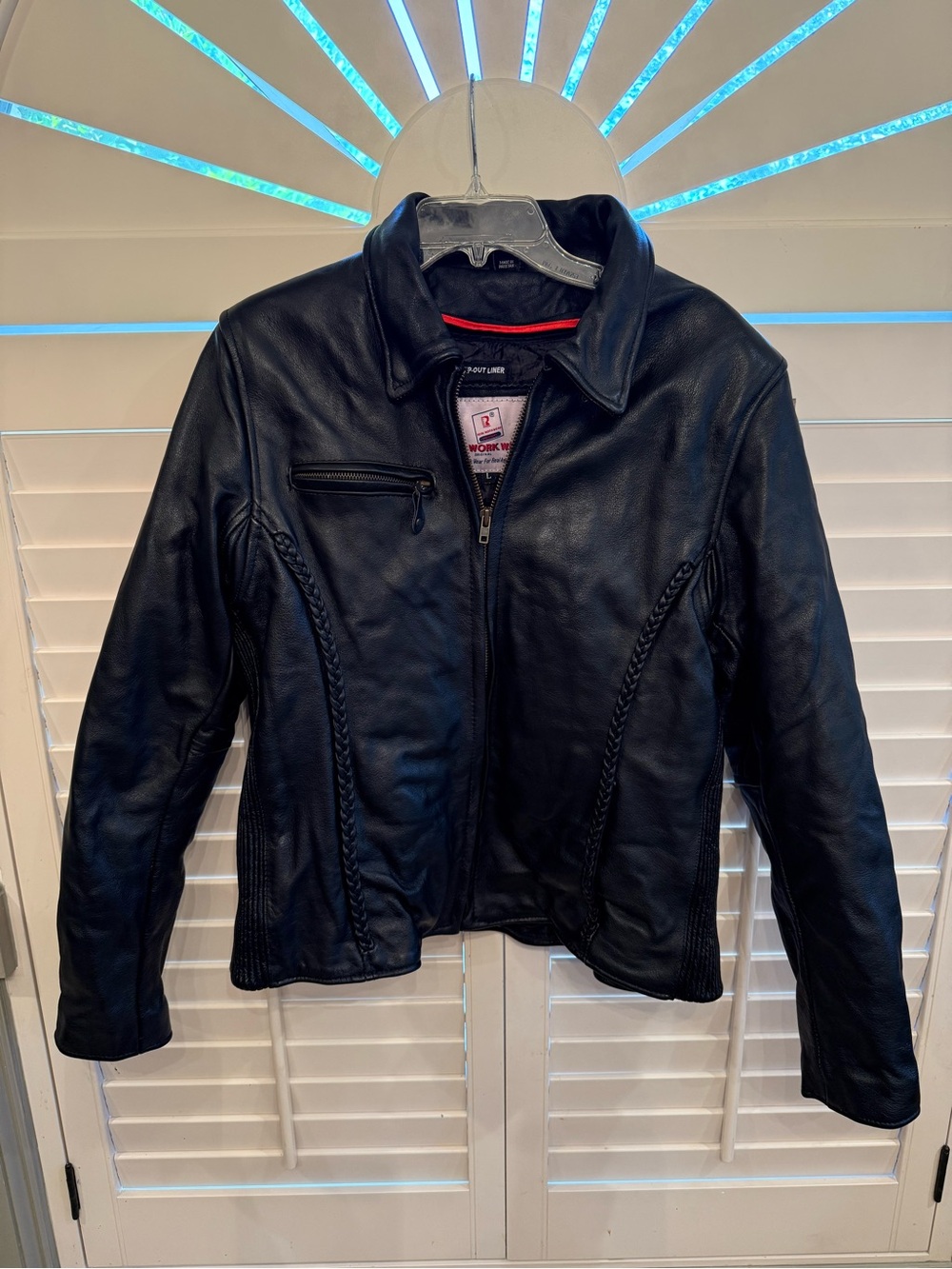 Real Work Wear Black Leather Motorcycle Biker Jacket Zip-Out Liner – Size Large